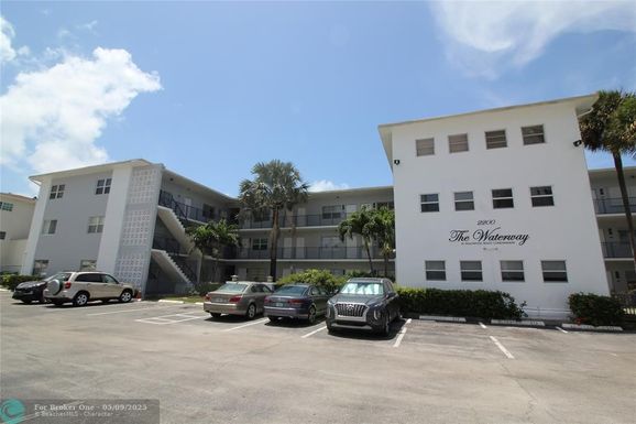 2200 Ocean Dr, Hollywood, FL 33019