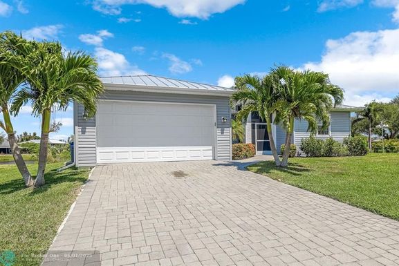 4507 Lake Heather Cir, Saint James City, FL 33956