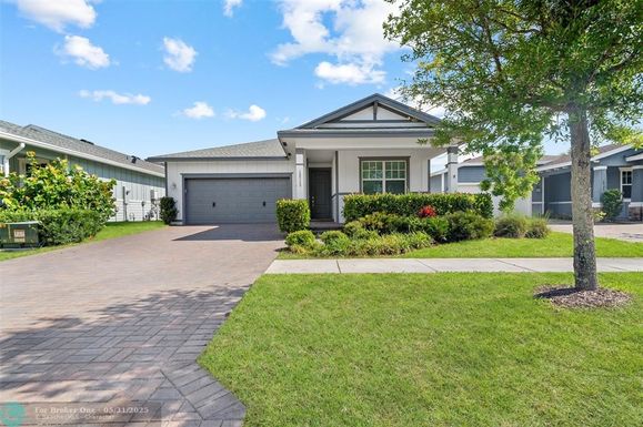 19713 Tree Stand Ter, Loxahatchee, FL 33470