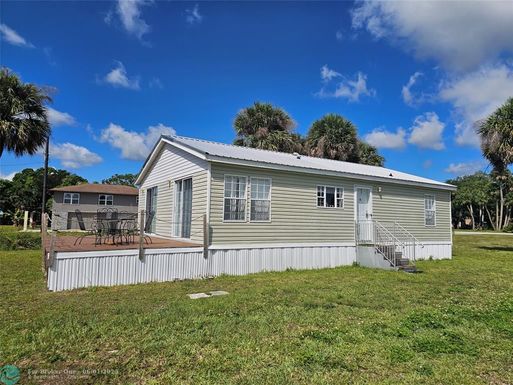 1030 Keller Ln, Moore Haven, FL 33471