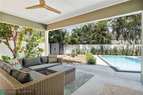 605 Victoria Park Rd, Fort Lauderdale, FL 33304