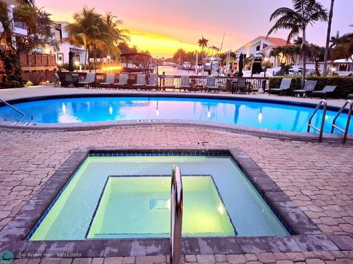 1421 Ocean Blvd, Pompano Beach, FL 33062