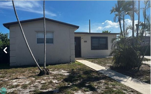 420 27 Ave, Boynton Beach, FL 33435
