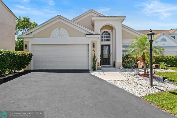 39 Teal Way, Boynton Beach, FL 33436