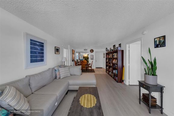 531 Ocean Blvd, Pompano Beach, FL 33062