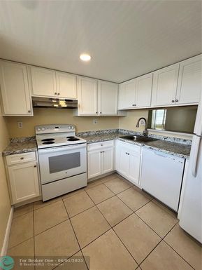 3001 48th Ave, Lauderdale Lakes, FL 33313