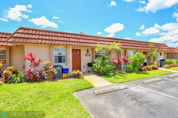 5725 Fernley Dr, West Palm Beach, FL 33415