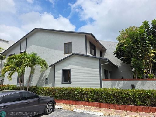 817 12th Ct, Fort Lauderdale, FL 33316
