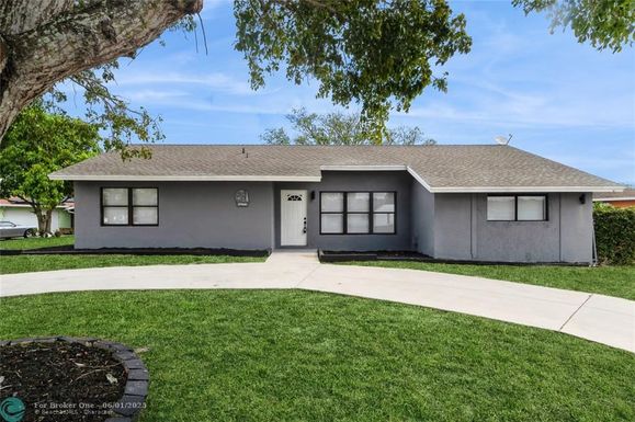 2966 Via Vizcaya, Lake Worth, FL 33461