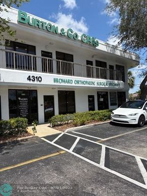4310 Sheridan St, Hollywood, FL 33021