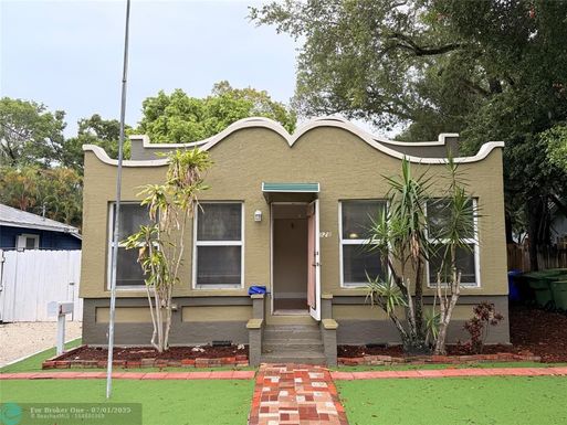 828 Las Olas Blvd, Fort Lauderdale, FL 33312