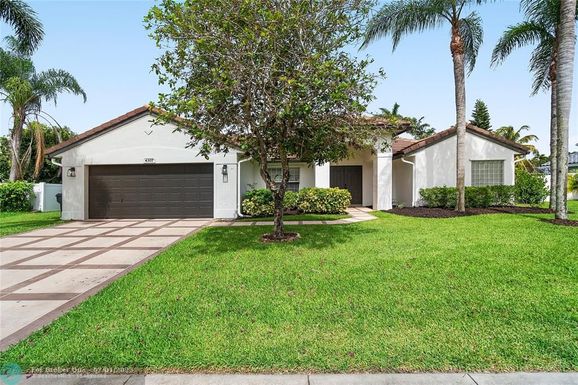 4307 Danielson Dr, Lake Worth, FL 33467