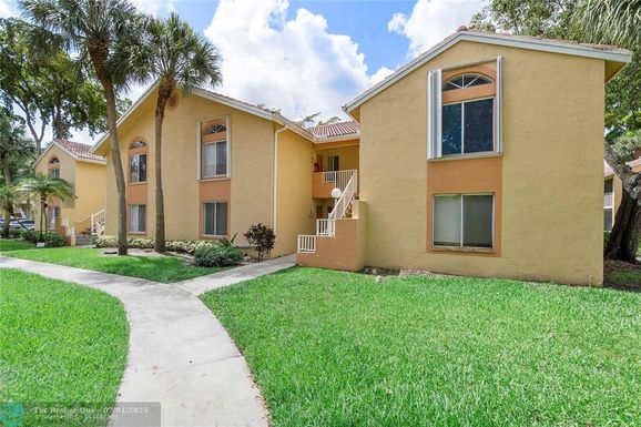 1030 CORAL CLUB DR, Coral Springs, FL 33071