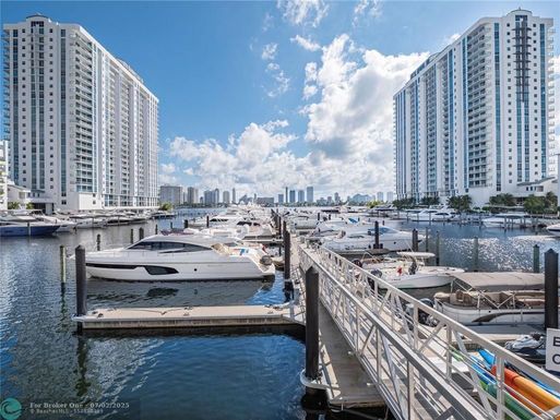 17111 Biscayne Blvd, North Miami Beach, FL 33160