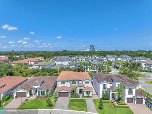 5827 Brookfield Cir W, Hollywood, FL 33312