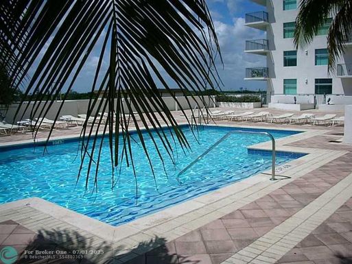 140 DIXIE HY, Hollywood, FL 33020