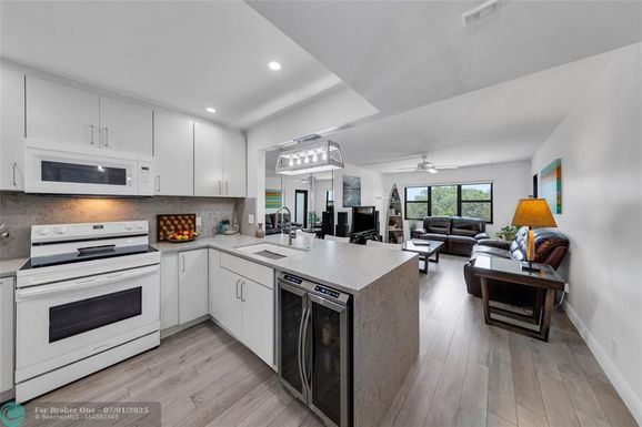 900 River Reach Dr, Fort Lauderdale, FL 33315