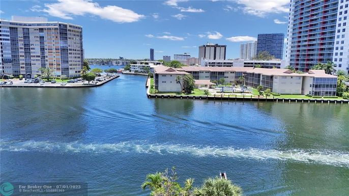 1817 Ocean Dr, Hallandale Beach, FL 33009