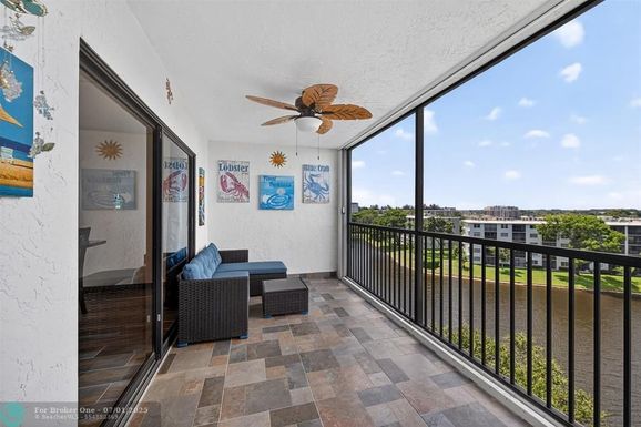 2217 Cypress Island Dr, Pompano Beach, FL 33069