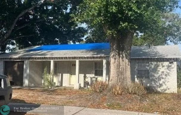 1712 Village Ct, Brandon, FL 33511