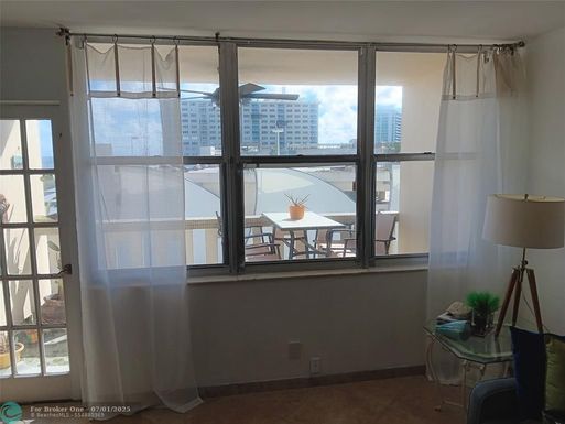 305 POMPANO BEACH BLVD, Pompano Beach, FL 33062