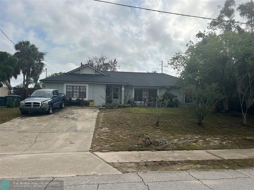 1400 Hayward Ave, Deltona, FL 32738