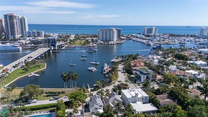 340 Sunset Dr, Fort Lauderdale, FL 33301