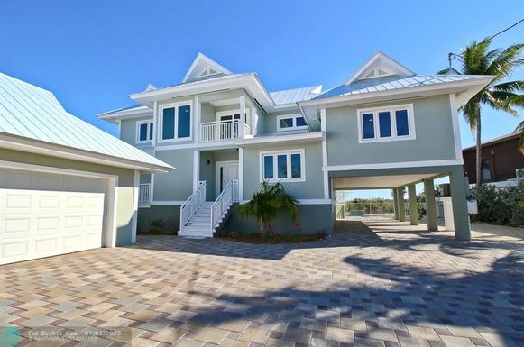 101 Windy Point Cir, Marathon, FL 33050